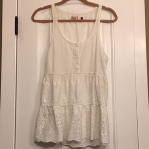 SO Eyelet Botton Front Tank. Sz L. Good condition